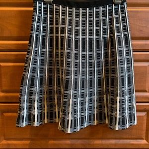 Black and white knit skirt